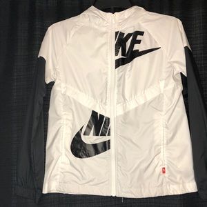 nike windbreaker